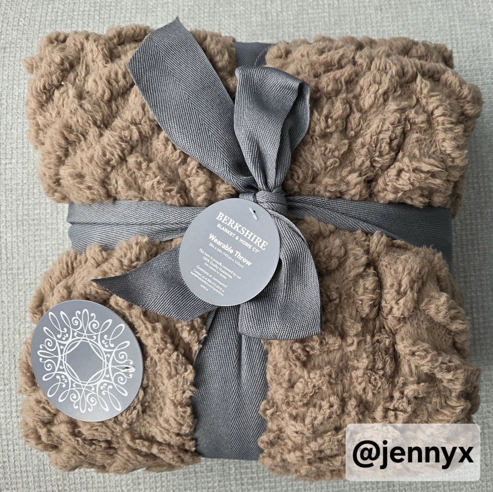 New Berkshire Blanket & Home Wearable Throw 58in x 64in